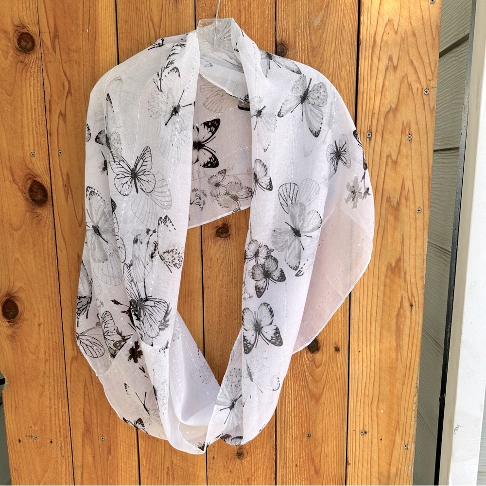 Infiniti Sparkly Light Weight Scarf NWOT
